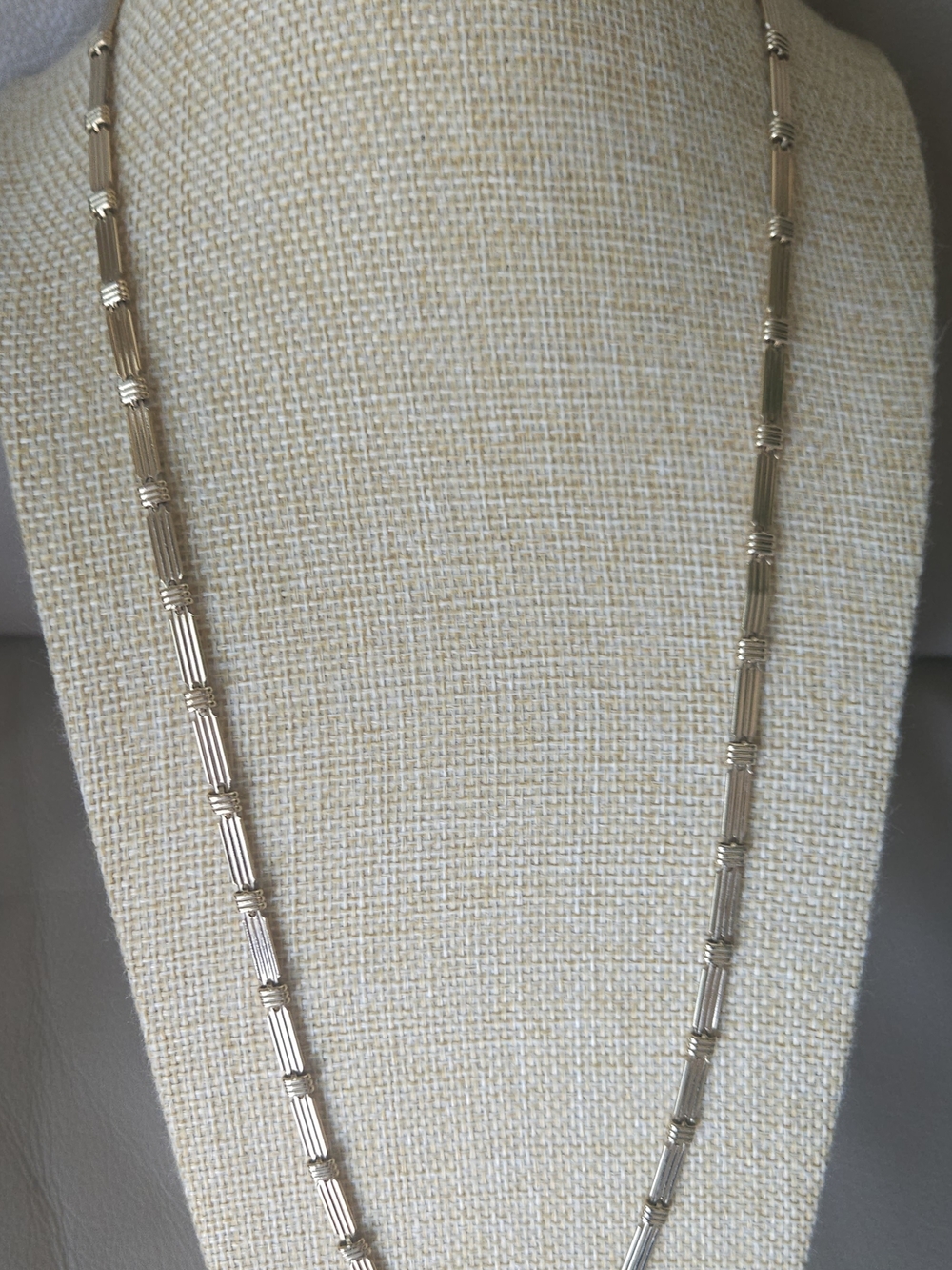 Gold-Tone Women's Tubular Link Necklace - Elegant Chain